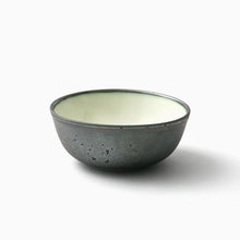 Load image into Gallery viewer, Round Bowl M