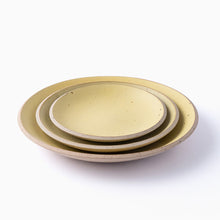Load image into Gallery viewer, Round  Plate S / Lemon Yellow
